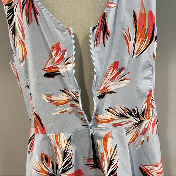 Lane Bryant Floral Asymmetrical v-neck sleeveless plus size top size 18 - Picture 7 of 13